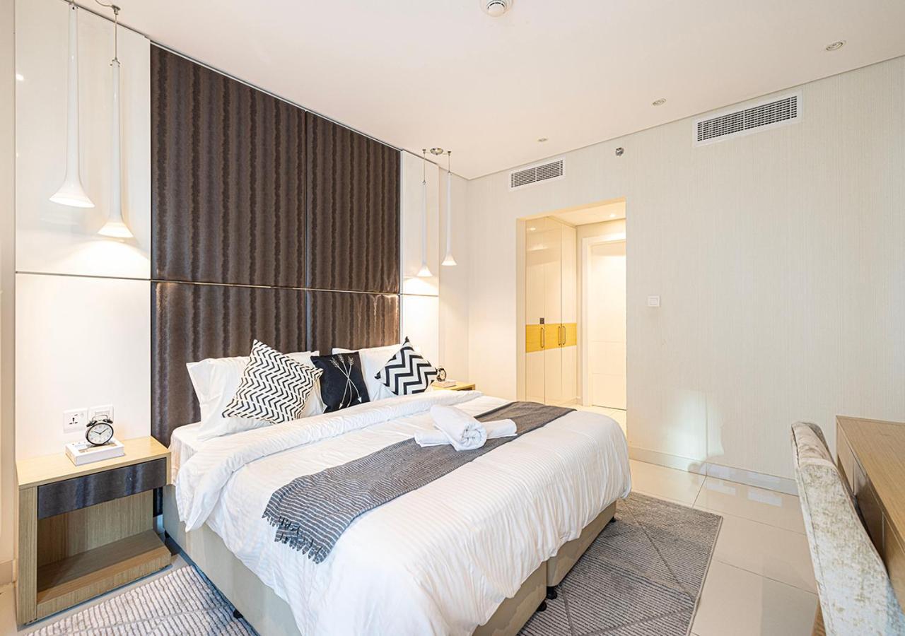 5 Min Mall & Fountain - Partly Burj Khalifa View - Swimingpool - Business Bay Apartment Dubai